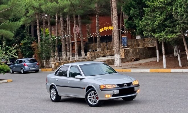 Opel Vectra 1998, 286,000 km - 1.6 l - Sumqayıt