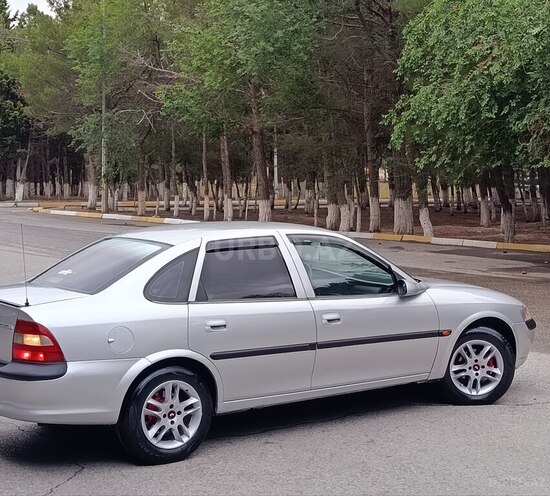 Opel Vectra 1998, 286,000 km - 1.6 l - Sumqayıt