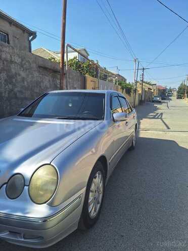 Mercedes E 240 2000, 180,000 km - 2.6 л - Bakı