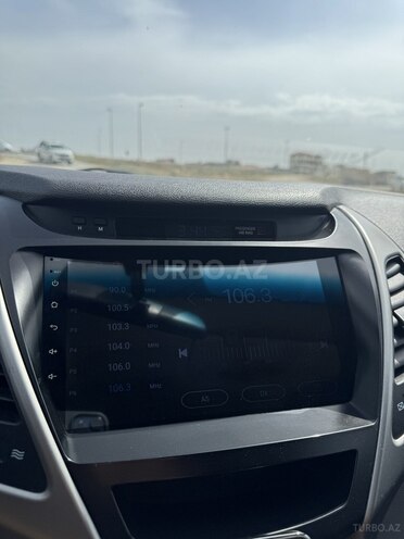 Hyundai Elantra 2015, 250,000 km - 1.8 l - Bakı