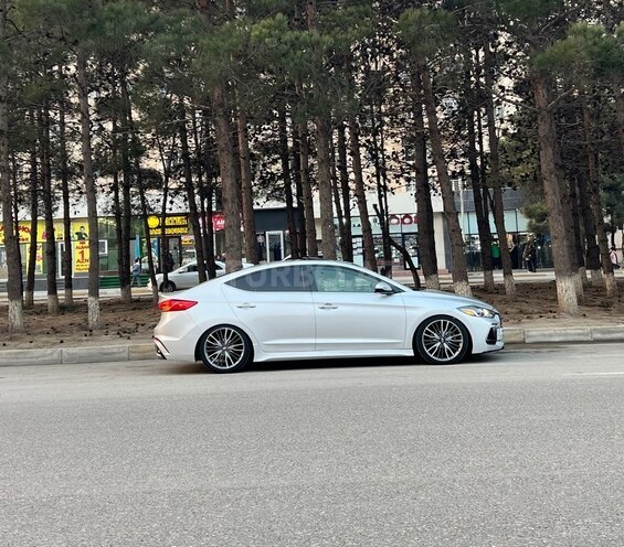 Hyundai Elantra 2017, 174,131 km - 1.6 l - Bakı
