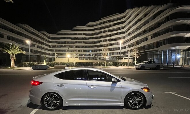 Hyundai Elantra 2017, 174,131 km - 1.6 l - Bakı