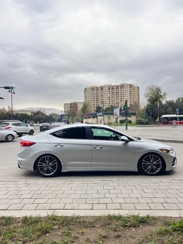 Hyundai Elantra 2017, 174,131 km - 1.6 l - Bakı