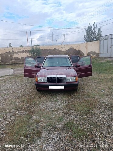 Mercedes 190 1991, 200,000 km - 2.3 l - Salyan