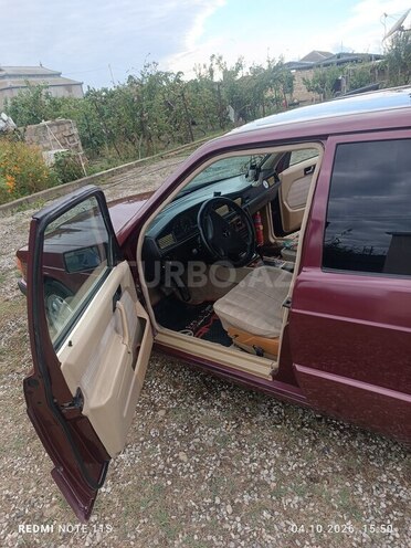 Mercedes 190 1991, 200,000 km - 2.3 l - Salyan