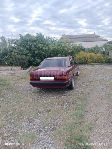 Mercedes 190 1991, 200,000 km - 2.3 l - Salyan
