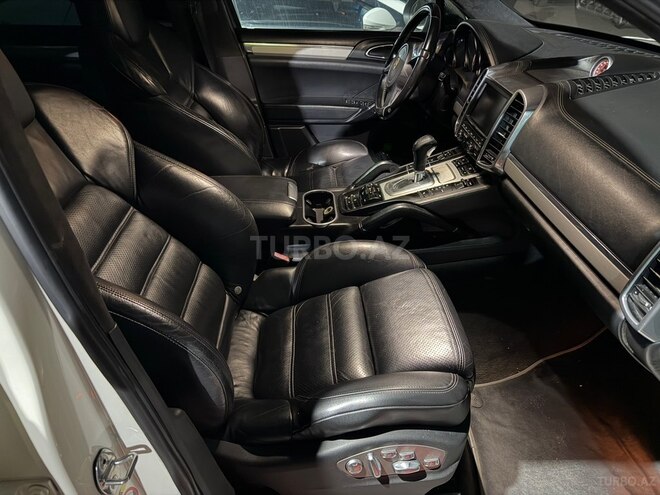 Porsche Cayenne Turbo 2010, 206,000 km - 4.8 l - Bakı
