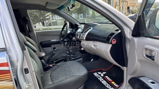 Mitsubishi L200 2014, 212,000 km - 2.5 l - Bakı