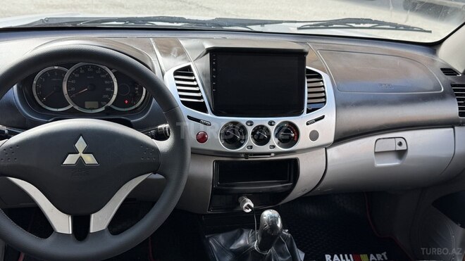 Mitsubishi L200 2014, 212,000 km - 2.5 l - Bakı