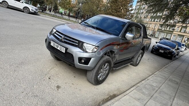 Mitsubishi L200 2014, 212,000 km - 2.5 l - Bakı
