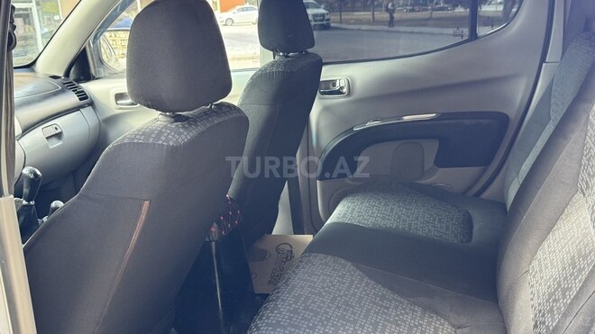 Mitsubishi L200 2014, 212,000 km - 2.5 l - Bakı