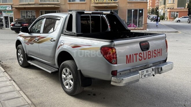 Mitsubishi L200 2014, 212,000 km - 2.5 l - Bakı