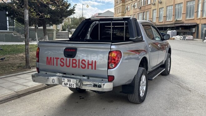 Mitsubishi L200 2014, 212,000 km - 2.5 l - Bakı