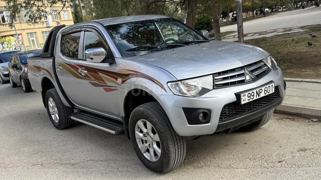 Mitsubishi L200 2014, 212,000 km - 2.5 l - Bakı