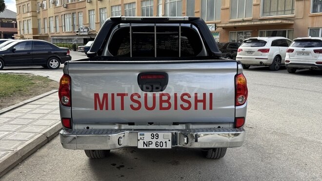 Mitsubishi L200 2014, 212,000 km - 2.5 l - Bakı