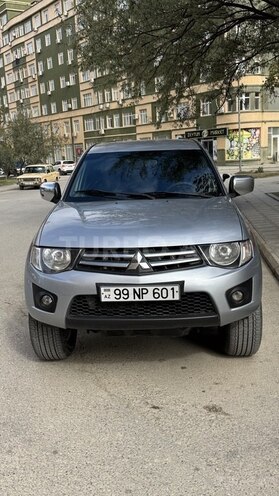 Mitsubishi L200 2014, 212,000 km - 2.5 l - Bakı