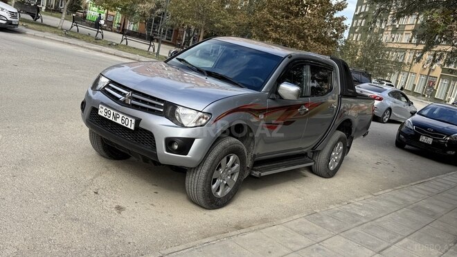 Mitsubishi L200 2014, 212,000 km - 2.5 l - Bakı