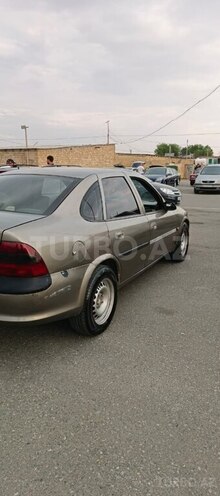Opel Vectra 1996, 255,556 km - 2.0 l - Quba