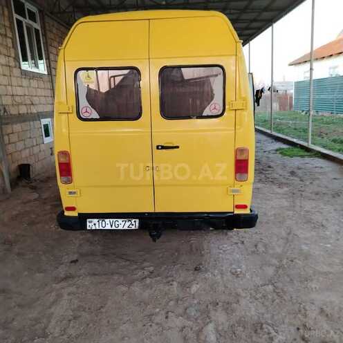 Mercedes 208 D 1994, 140,000 km - 2.1 l - Biləsuvar