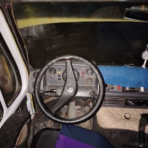 Mercedes 208 D 1994, 140,000 km - 2.1 l - Biləsuvar