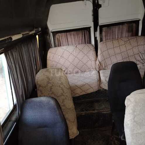 Mercedes 208 D 1994, 140,000 km - 2.1 l - Biləsuvar