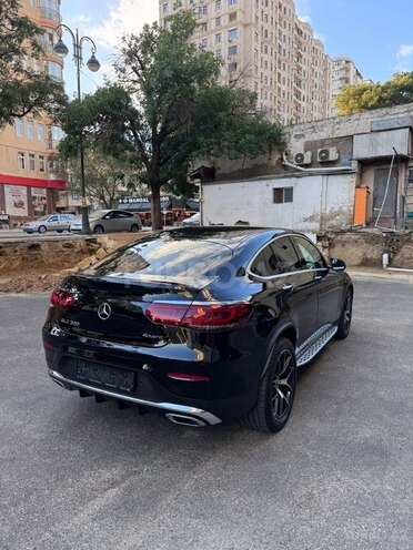 Mercedes GLC 300 4MATIC Coupe 2020, 100,000 km - 2.0 л - Bakı