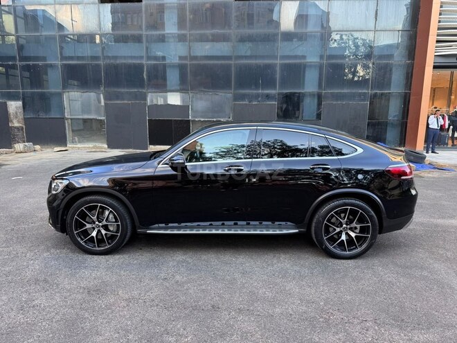 Mercedes GLC 300 4MATIC Coupe 2020, 100,000 km - 2.0 л - Bakı