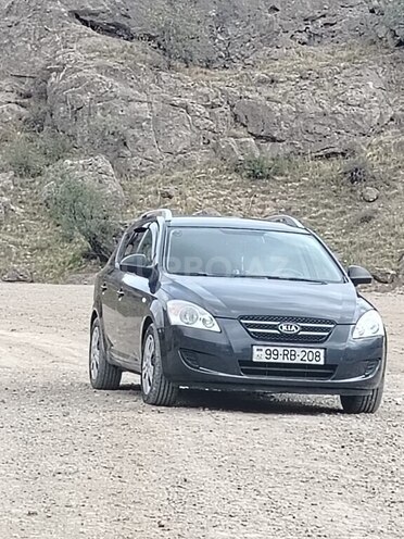 Kia  2008, 244,447 km - 1.4 л - Qəbələ