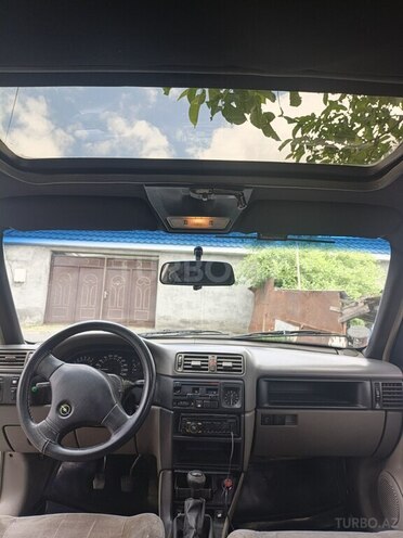 Opel Vectra 1990, 165,000 km - 1.8 l - Qax