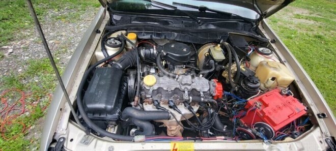 Opel Vectra 1990, 165,000 km - 1.8 l - Qax
