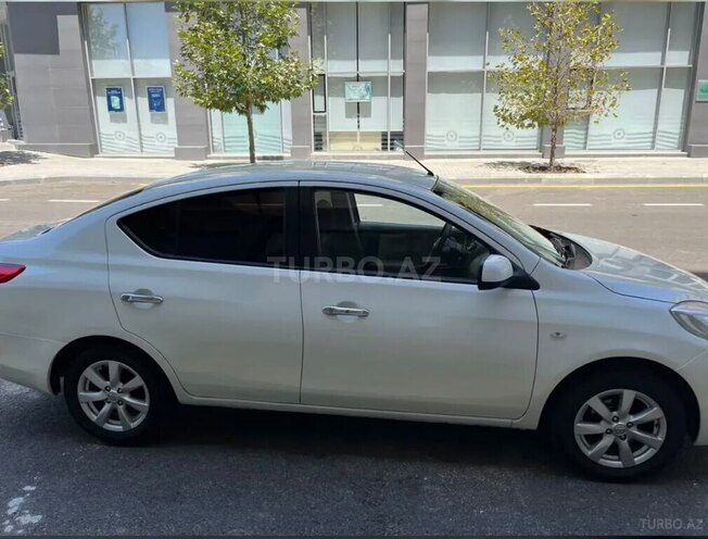 Nissan Sunny 2012, 200,000 km - 1.5 l - Bakı