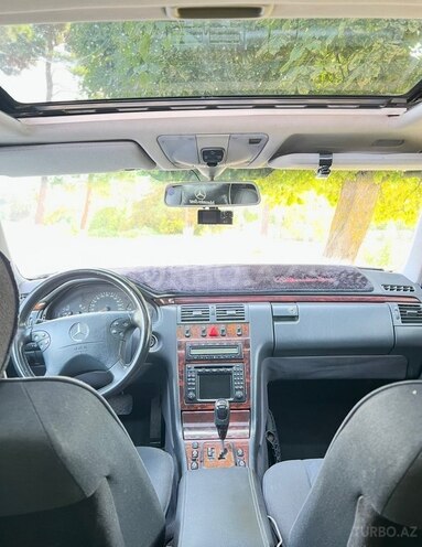 Mercedes E 220 1999, 465,400 km - 2.2 l - Quba