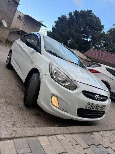 Hyundai Accent 2011, 280,000 km - 1.4 l - Siyəzən