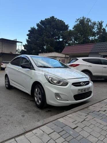 Hyundai Accent 2011, 280,000 km - 1.4 l - Siyəzən