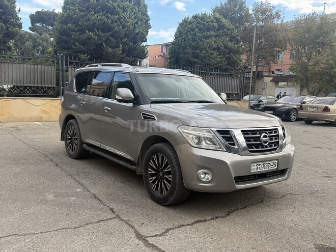 Nissan Patrol 2010, 238,770 km - 5.6 л - Bakı