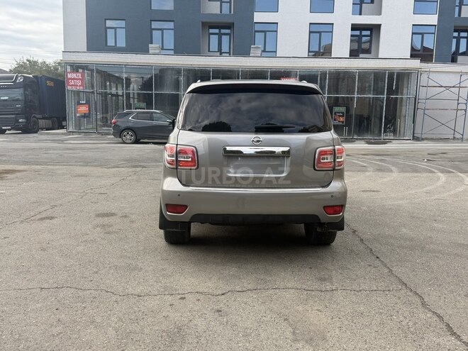 Nissan Patrol 2010, 238,770 km - 5.6 л - Bakı