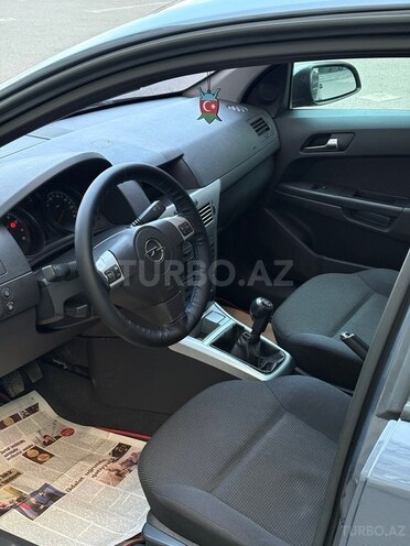 Opel Astra 2009, 325,000 km - 1.4 л - Bakı