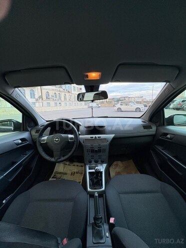 Opel Astra 2009, 325,000 km - 1.4 л - Bakı