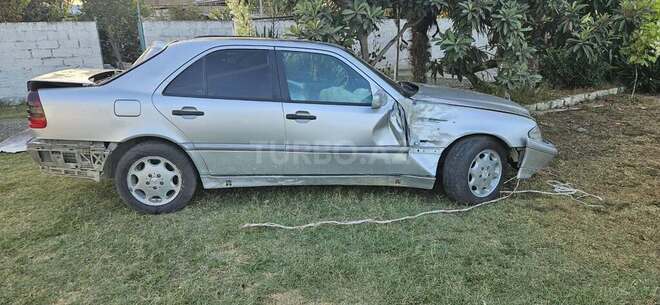 Mercedes C 200 1998, 225,000 km - 2.2 l - Ağcabədi