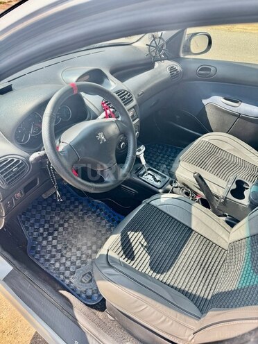 Peugeot 206 2003, 280,000 km - 1.4 l - Bakı