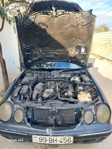 Mercedes E 220 2002, 866,865 km - 2.2 l - Bakı