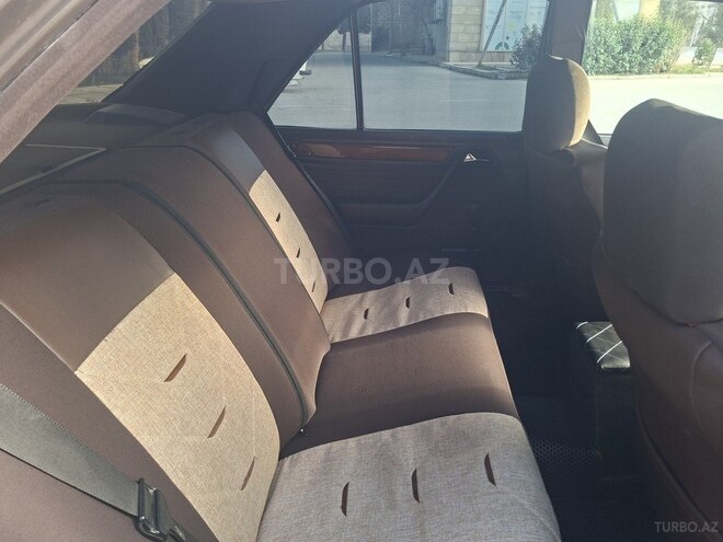Mercedes  1990, 300,000 km - 2.0 l - Gəncə