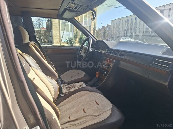 Mercedes  1990, 300,000 km - 2.0 l - Gəncə