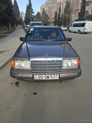 Mercedes  1990, 300,000 km - 2.0 l - Gəncə