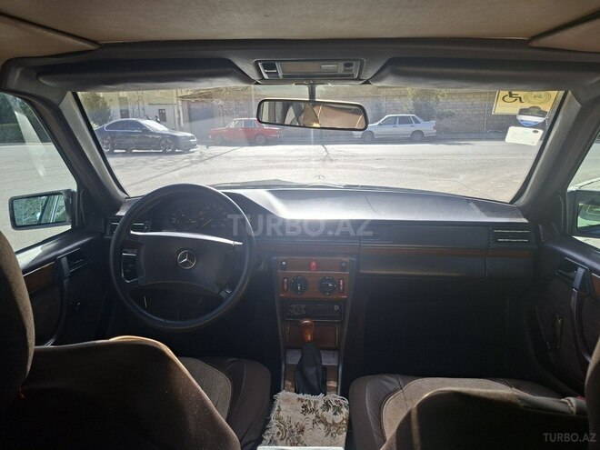 Mercedes  1990, 300,000 km - 2.0 l - Gəncə