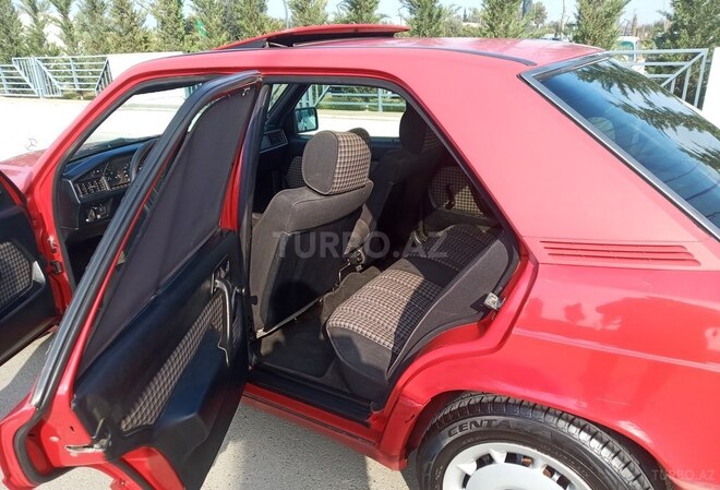 Mercedes 190 1993, 510,000 km - 2.0 л - Salyan