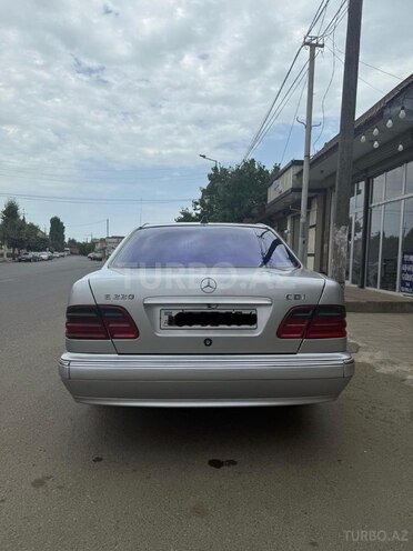 Mercedes E 220 2000, 485,000 km - 2.2 l - Bakı