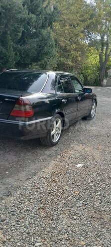 Mercedes C 280 1997, 352,558 km - 2.8 l - Beyləqan