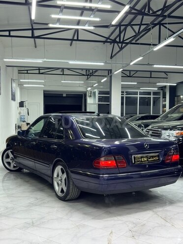 Mercedes E 240 1999, 450,000 km - 2.4 l - Bakı