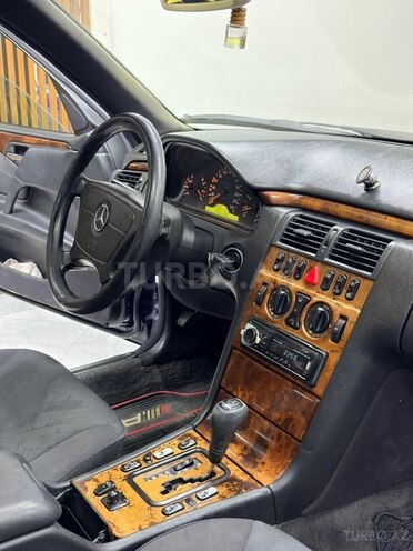 Mercedes E 240 1999, 450,000 km - 2.4 l - Bakı